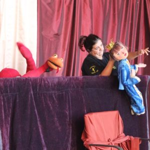 organizare spectacole evenimente firma petreceri copii clovni modelare baloane face painting teatru papusi Mos Craciun personaje poveste